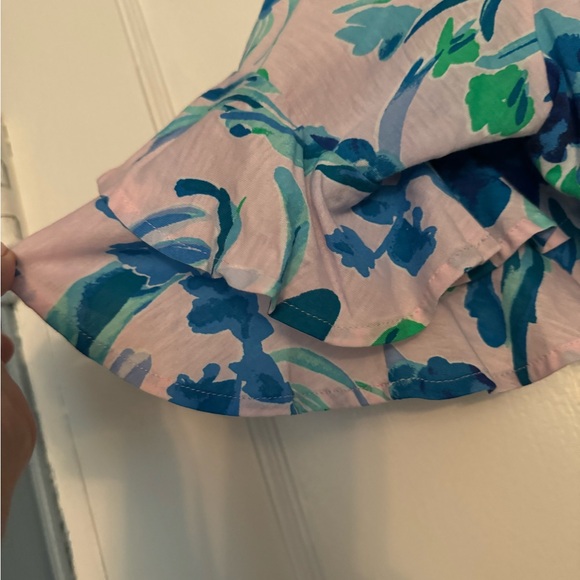Lilly Pulitzer Lula Top with Ruffle sleeves Size XL - Picture 2 of 4